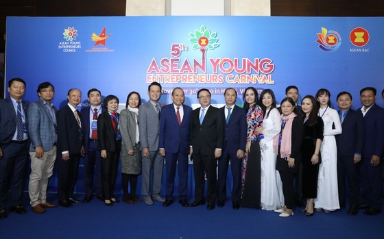 5th ASEAN Young Entrepreneurs Carnival opens in Hanoi ảnh 1