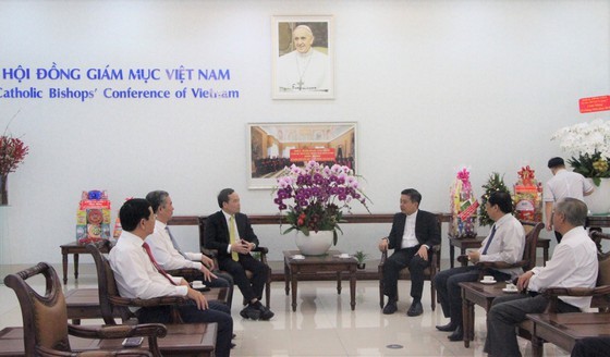 HCMC leaders extend Christmas greetings to Catholics ảnh 4