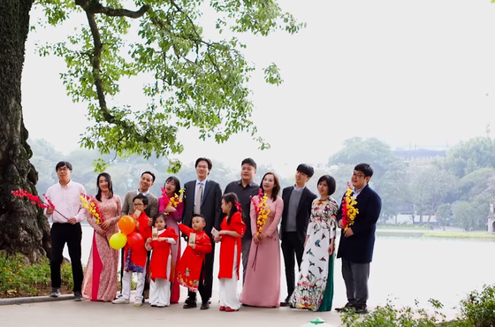 South Korean Embassy launches MV for bright hope in Vietnamese on New Year ảnh 2