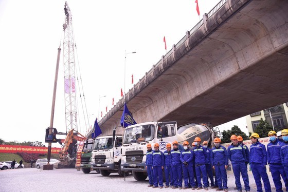 PM opens work connecting Ring Road 3 with the Hanoi - Hai Phong Expressway ảnh 3