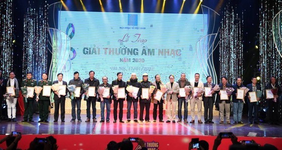 2020 Vietnam Musicians Association Awards honors veteran composer’s show ảnh 1