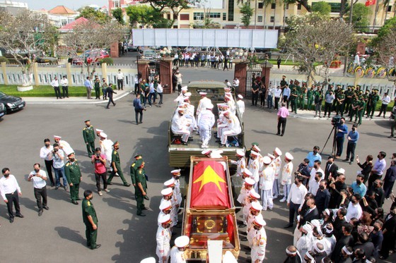 Former Deputy Prime Minister Truong Vinh Trong laid at rest in his native land ảnh 9