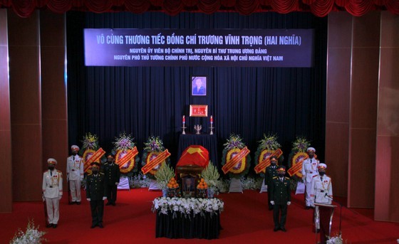 Former Deputy Prime Minister Truong Vinh Trong laid at rest in his native land ảnh 1