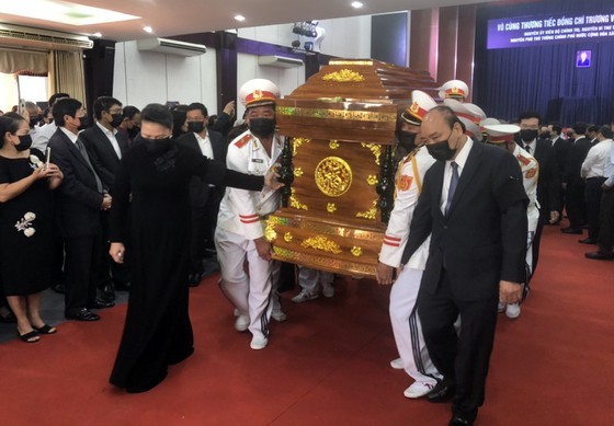 Former Deputy Prime Minister Truong Vinh Trong laid at rest in his native land ảnh 7