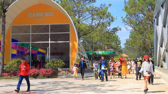 Da Lat City’s tourism industry increasingly revived ảnh 4