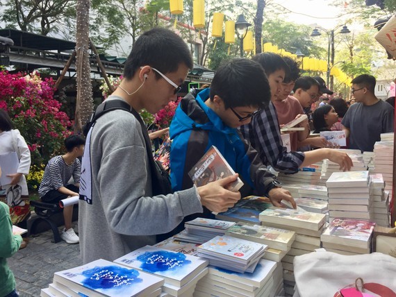 Online book festival 2021 offers free shipping on orders ảnh 1