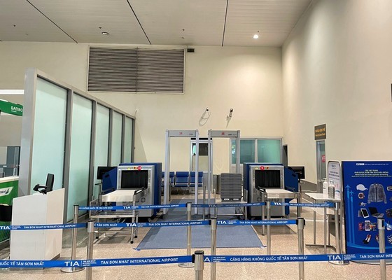 Tan Son Nhat Int’l Airport adds more security machines to reduce congestion ảnh 2