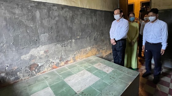 City Party Secretary visits historical sites, works with District 5  ảnh 2