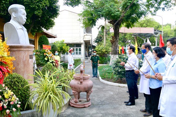 City Party Secretary visits historical sites, works with District 5  ảnh 1