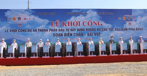 Construction of Dien Chau-Bai Vot section of North-South Expressway begins ảnh 1