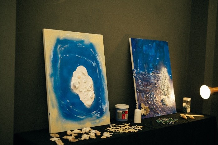 Actor’s art exhibition honors sustainable life, helps fight against virus ảnh 3