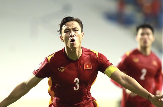 Vietnam win 2-1 victory over Malaysia at World Cup qualifiers  ảnh 2