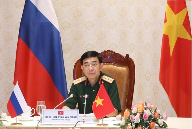 Vietnamese, Russian defence ministers hold phone talks ảnh 1