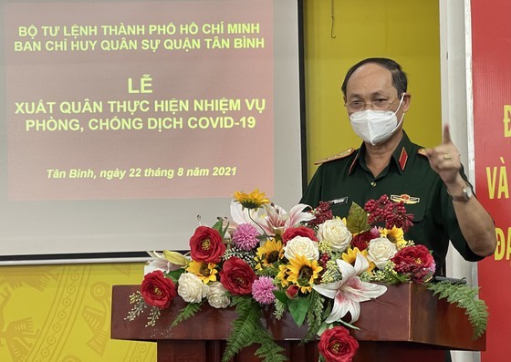 Military force begins campaign against Covid-19 in HCMC ảnh 1