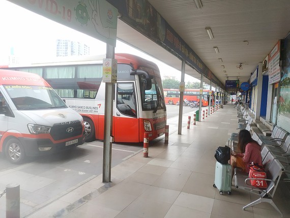 Passenger transport operators start selling tickets for Tet ảnh 1