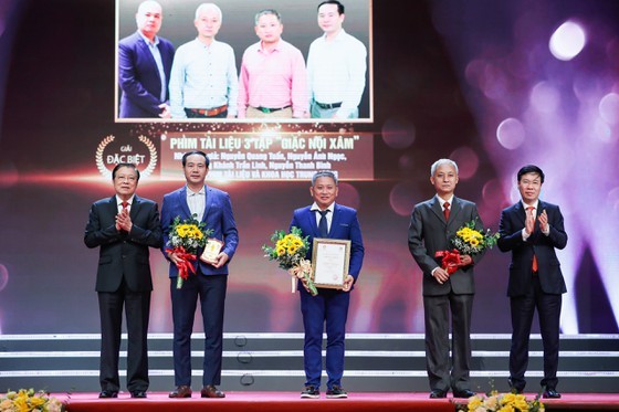 Winners of 2021 National Press Award on anti-corruption fight announced ảnh 1