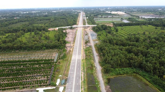 Efforts being made to complete Trung Luong - My Thuan Expressway expeditiously ảnh 2