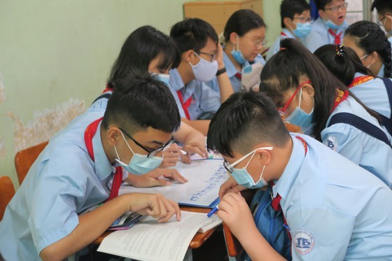 HCMC: High schools, secondary schools to provide 12-30 study periods a week ảnh 1