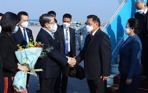 Lao top legislator begins official visit to Vietnam ảnh 2