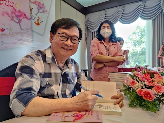 Children's best selling writer releases new book ảnh 3