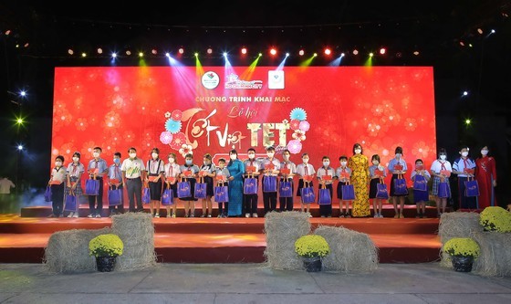 HCMC's Tet Festival 2022 opens ảnh 5