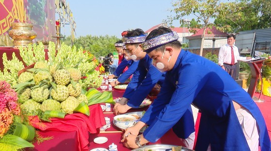 Commemoration ceremony honoring traditional flower-growing craft held in Sa Dec ảnh 3