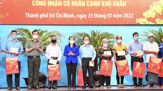 NA Chairman extend Tet greetings to frontline forces, needy people ảnh 5