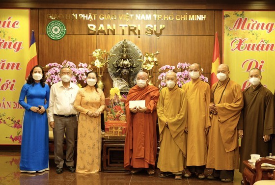 HCMC’s leader pays pre-Tet visits to religious dignitaries ảnh 1