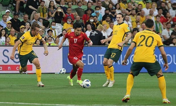 Vietnam lose 4-0 to Australia, officially out of World Cup ảnh 1