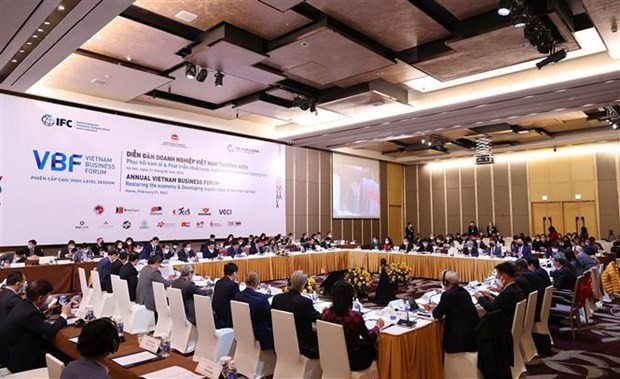 PM attends Vietnam Business Forum's high-level session ảnh 2