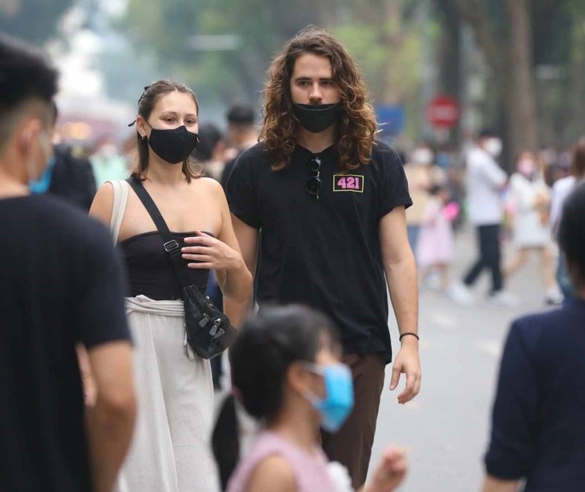 Hanoi welcomes first international tourists after pandemic hiatus ảnh 1