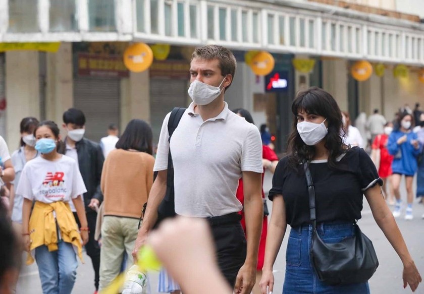 Hanoi welcomes first international tourists after pandemic hiatus ảnh 4