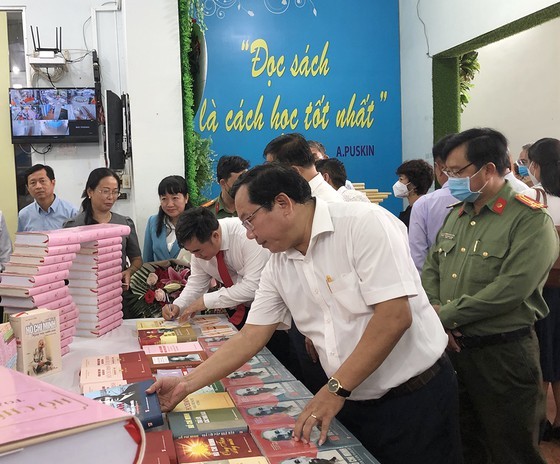Exhibition on President Ho Chi Minh opens in Mekong Delta City of Can Tho ảnh 2