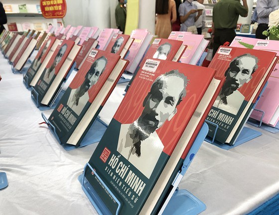Exhibition on President Ho Chi Minh opens in Mekong Delta City of Can Tho ảnh 3