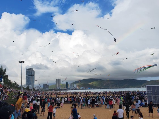 2022 Quy Nhon Summer Sea Festival opens ảnh 9