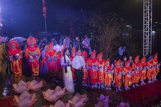 Week-long festival celebrating Buddha's birthday opens in Hue ảnh 14