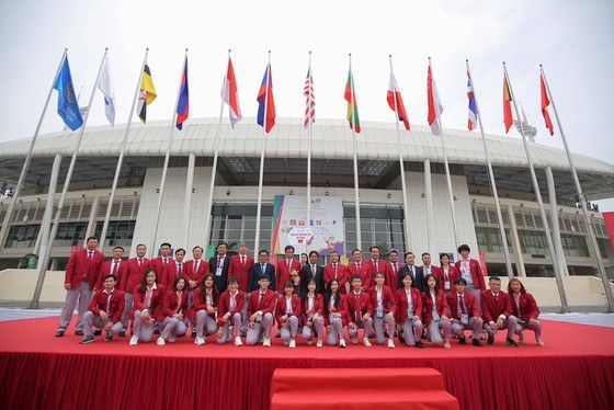 Flag-hoisting ceremony of SEA Games 31 held in Hanoi ảnh 5