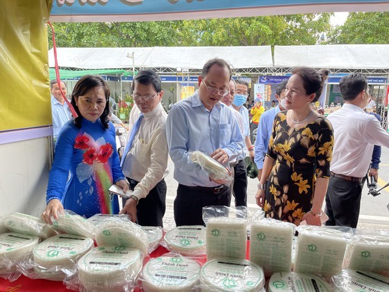 HCMC's farm produce exhibition opens in Thu Duc City ảnh 1
