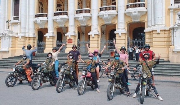 Hanoi motorbike tour, Hoi An cooking class among top travel experiences in Asia ảnh 1