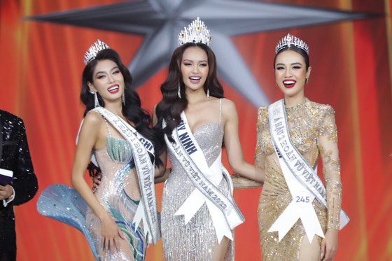 Ngoc Chau crowned Miss Universe Vietnam 2022 ảnh 1