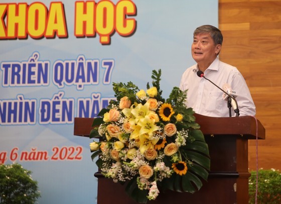 HCMC’s District 7 organizes seminar seeking development strategy ảnh 4