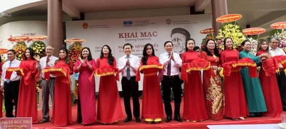 Photo exhibition marks poet Nguyen Dinh Chieu’s 200th birth anniversary ảnh 1