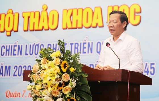 HCMC’s District 7 organizes seminar seeking development strategy ảnh 1