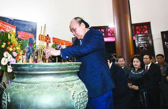 Ben Tre organizes ceremony marking poet Nguyen Dinh Chieu’s 200th birthday ảnh 1