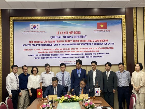 Korean, Vietnamese contractors sign construction agreement for Nhon Trach Bridge ảnh 2
