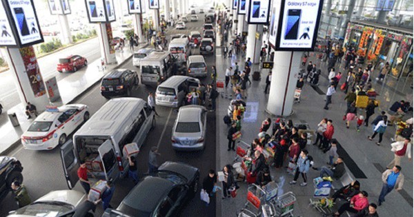  Tan Son Nhat airport's traffic order asked to be rectified  ảnh 1