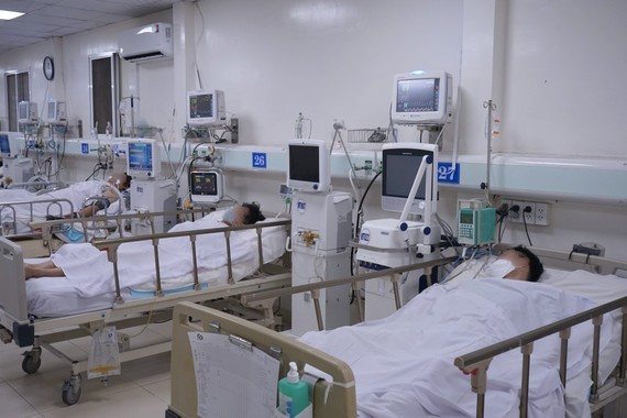 HCMC strengthens inspection of alcoholic beverages businesses ảnh 1