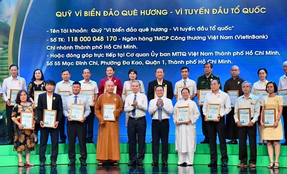 HCMC’s art program raises VND44 billion for national border, seas, islands ảnh 4