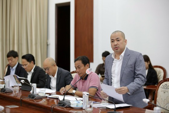 HCMC’s Party Chief listens to football clubs’ concerns ảnh 3