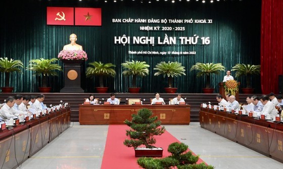 Anti-corruption work needs people’s support, supervision: HCMC Party Chief ảnh 1
